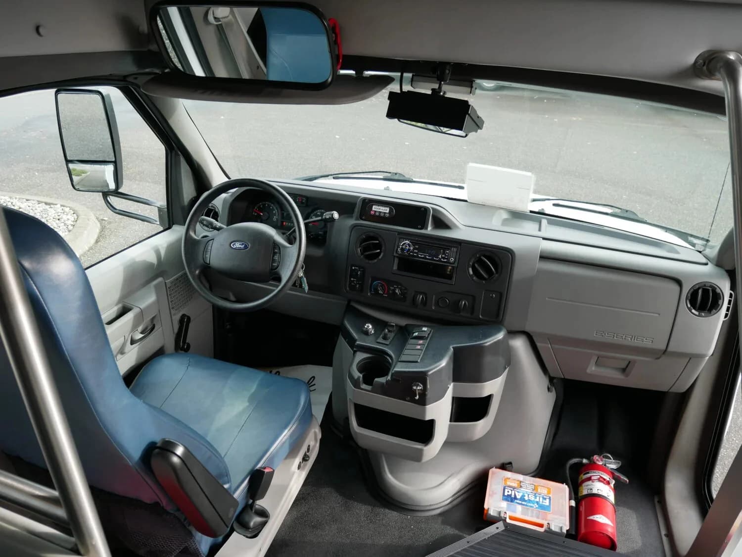 2013 Ford GCII Goshen ADA Shuttle - Image 7