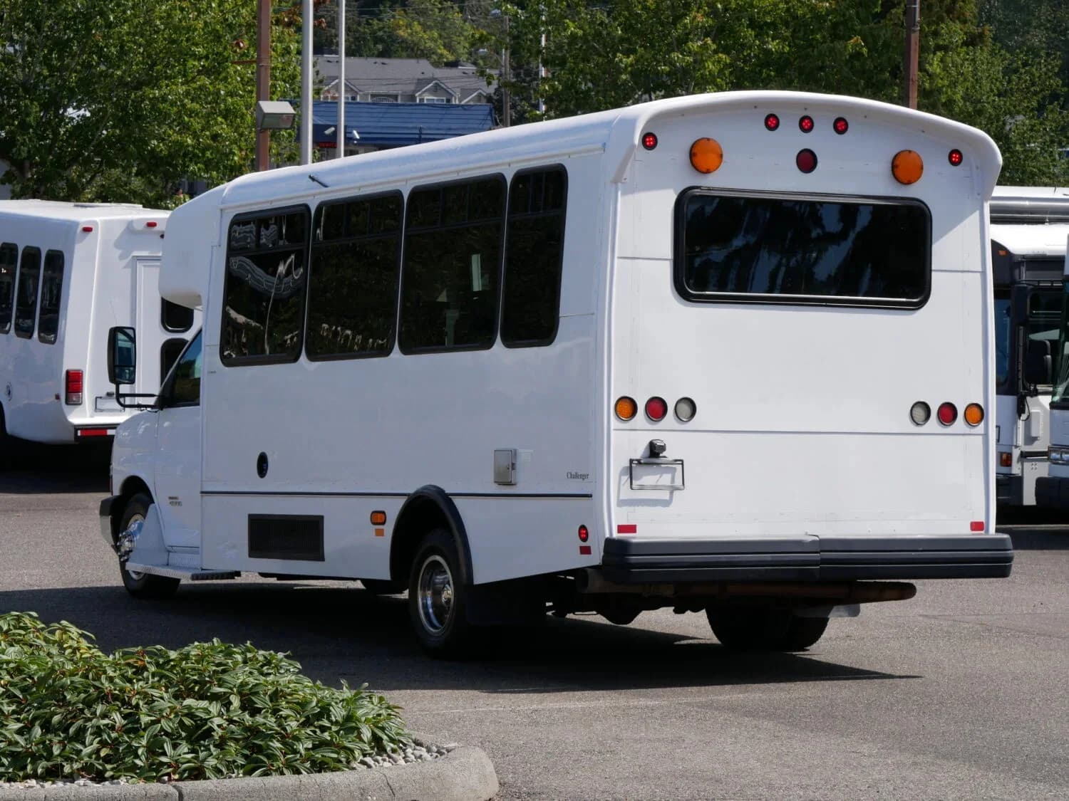 2013 Chevrolet Champion Shuttle Bus ADA - Image 4
