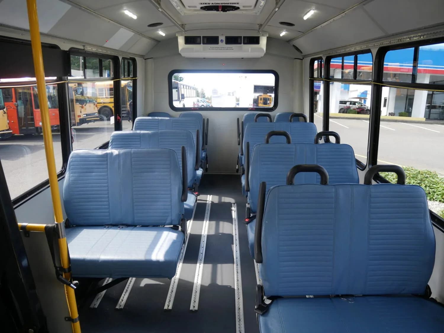 2013 Chevrolet Champion Shuttle Bus ADA - Image 9