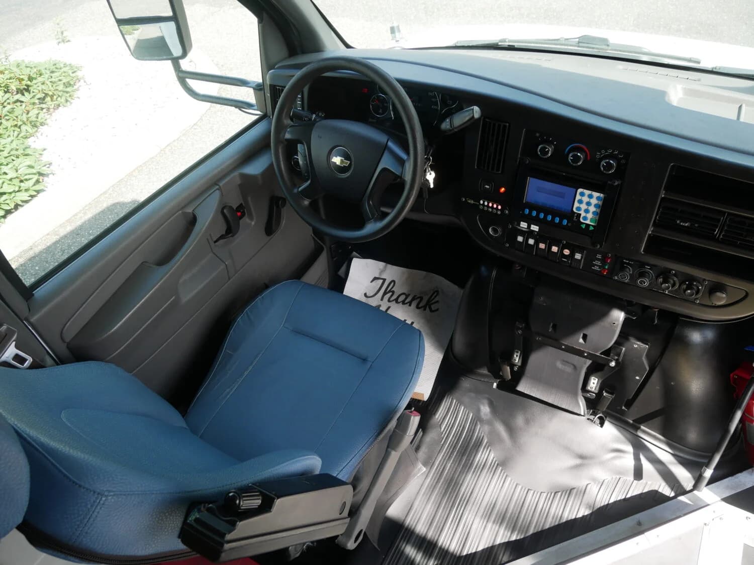 2013 Chevrolet Champion Shuttle Bus ADA - Image 7