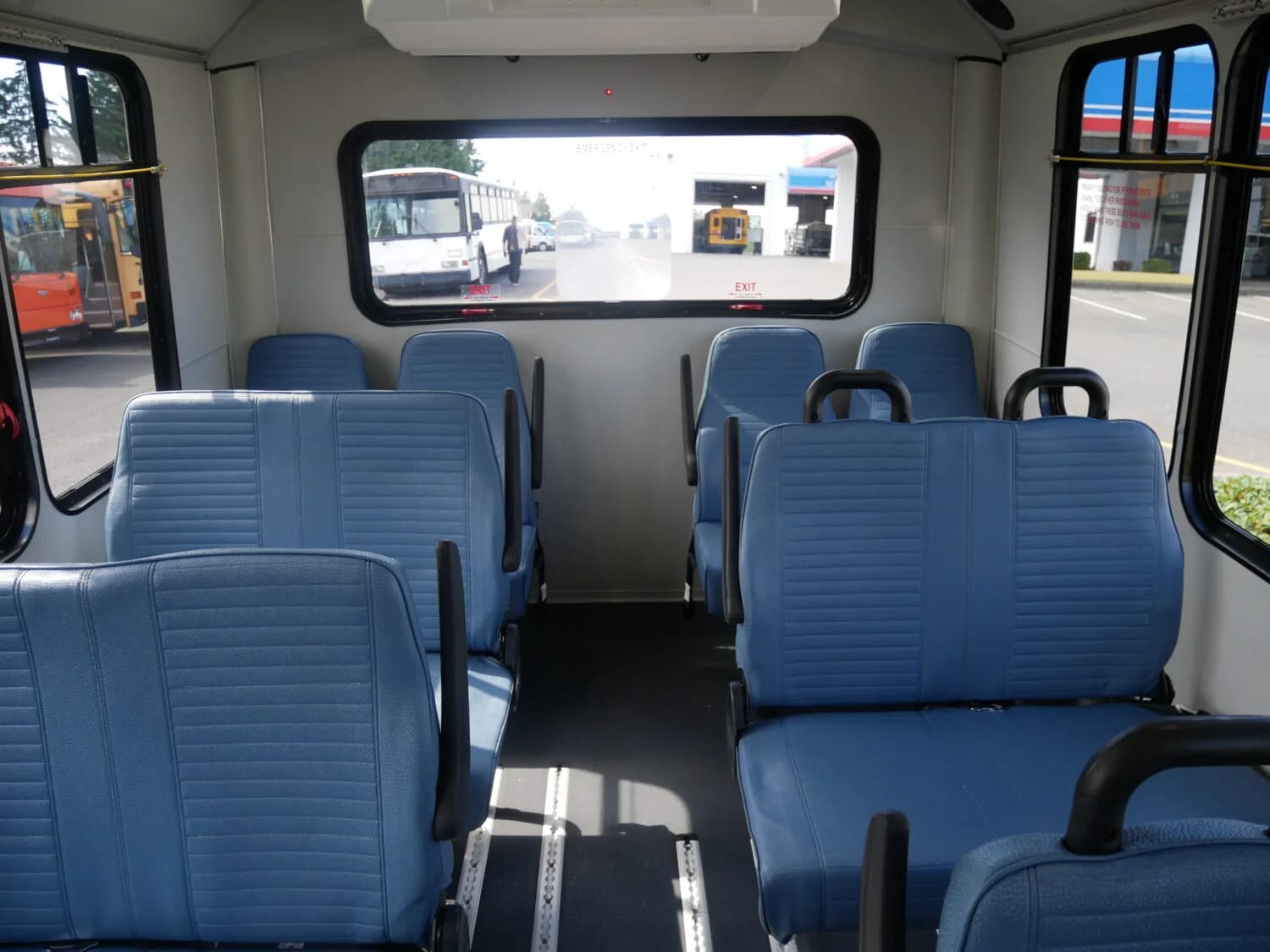 2013 Chevrolet Champion Shuttle Bus ADA - Image 11