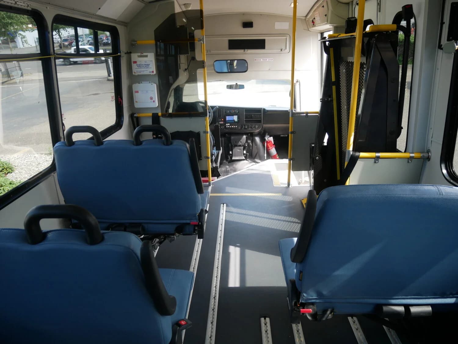 2013 Chevrolet Champion Shuttle Bus ADA - Image 12