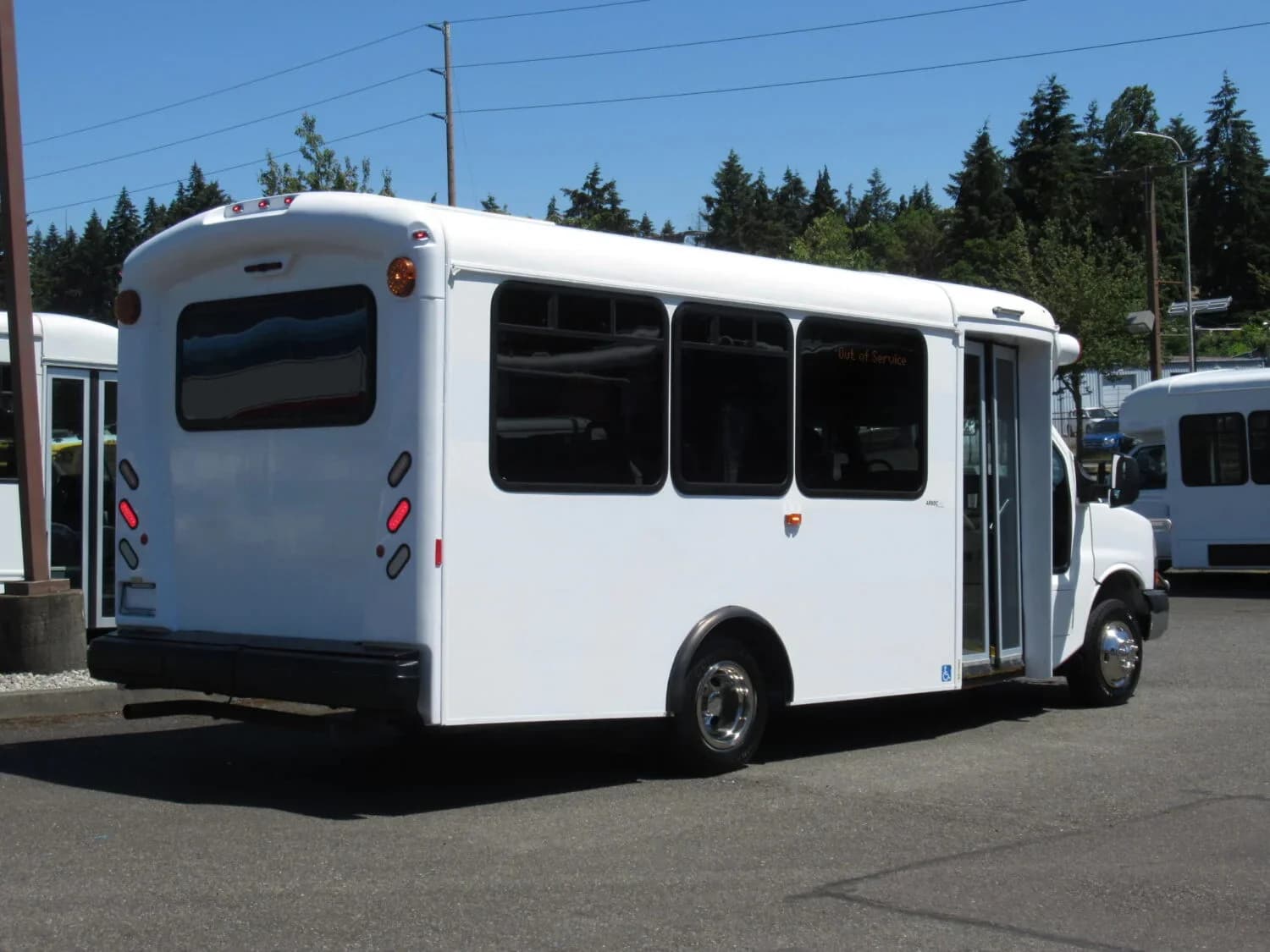 2013 Chevrolet Eldorado ADA Shuttle Bus - Image 3