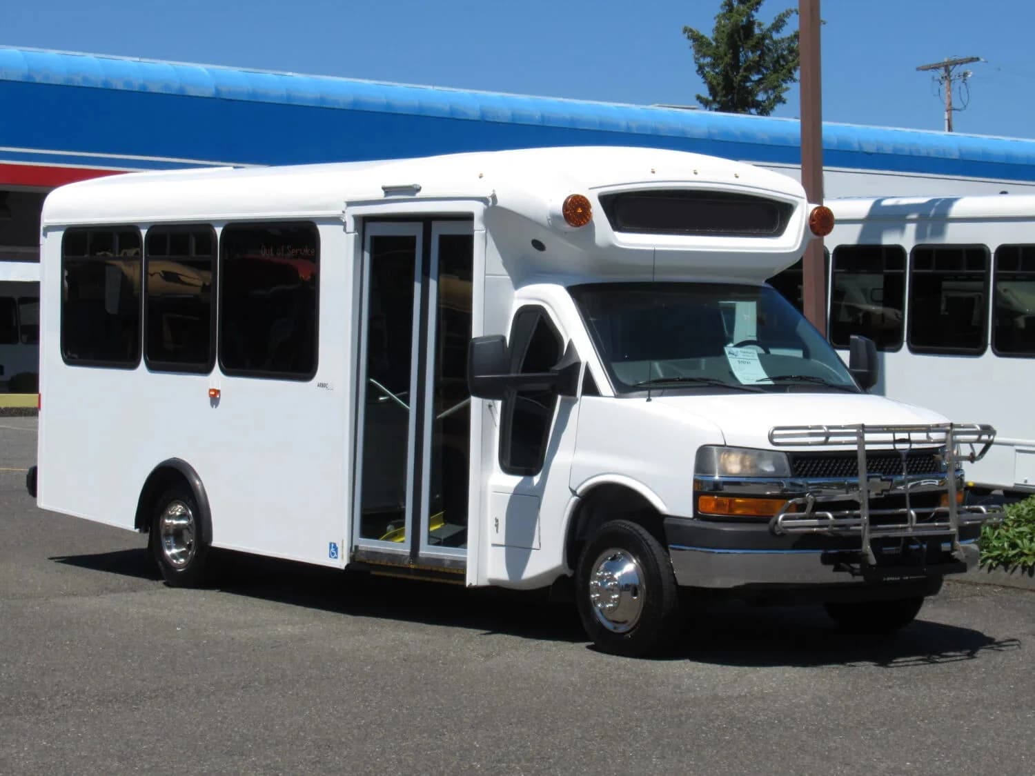 2013 Chevrolet Eldorado ADA Shuttle Bus - Image 2