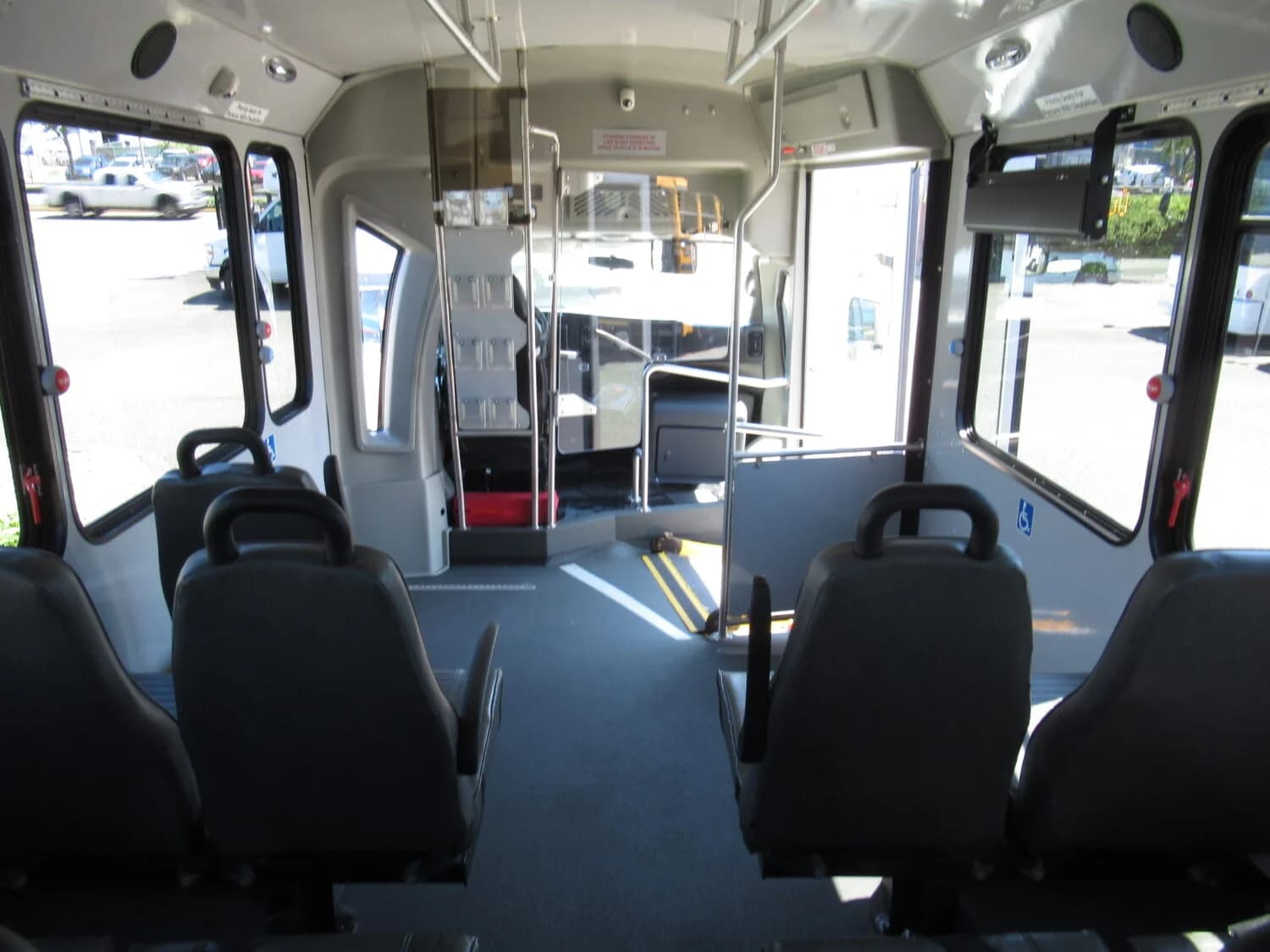 2013 Chevrolet Eldorado ADA Shuttle Bus - Image 9