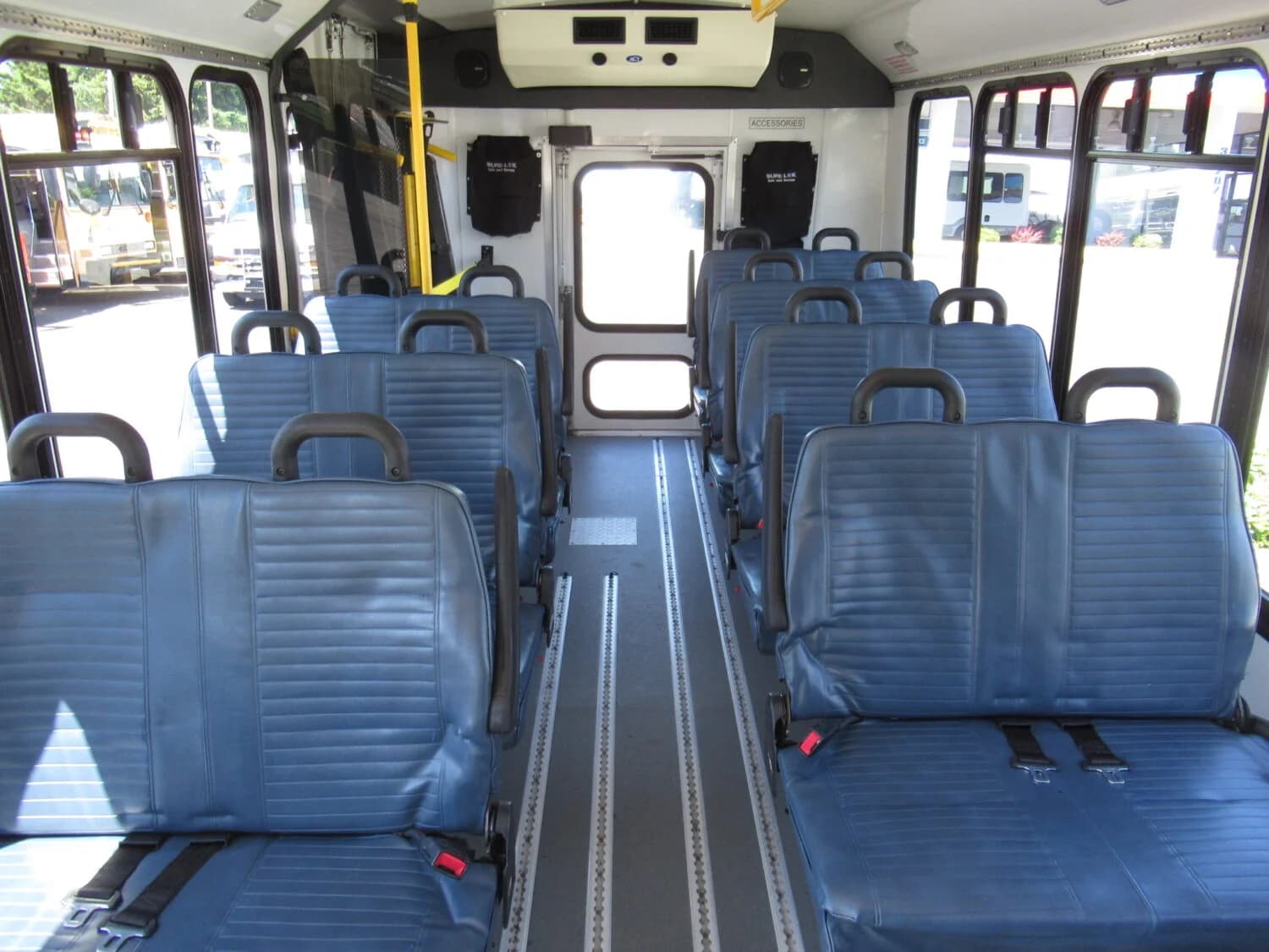 2012 Chevrolet G4500 Eldorado ADA Shuttle Bus - Image 8