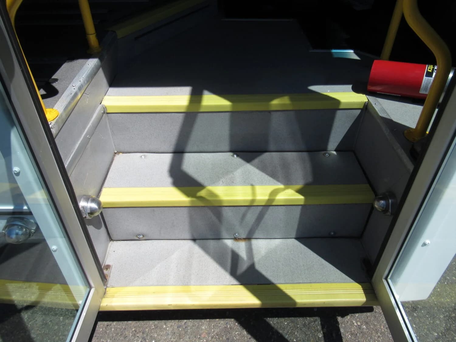 2012 Chevrolet G4500 Eldorado ADA Shuttle Bus - Image 10