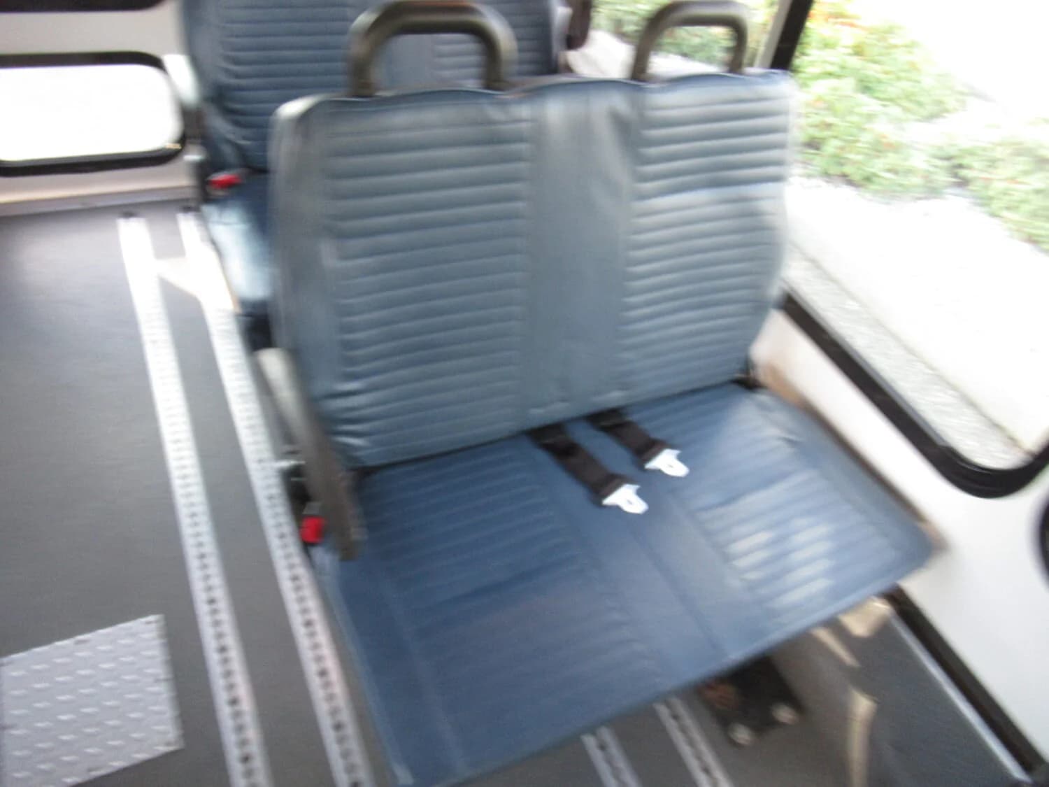 2011 Chevrolet ElDorado Aerotech Shuttle - Image 10