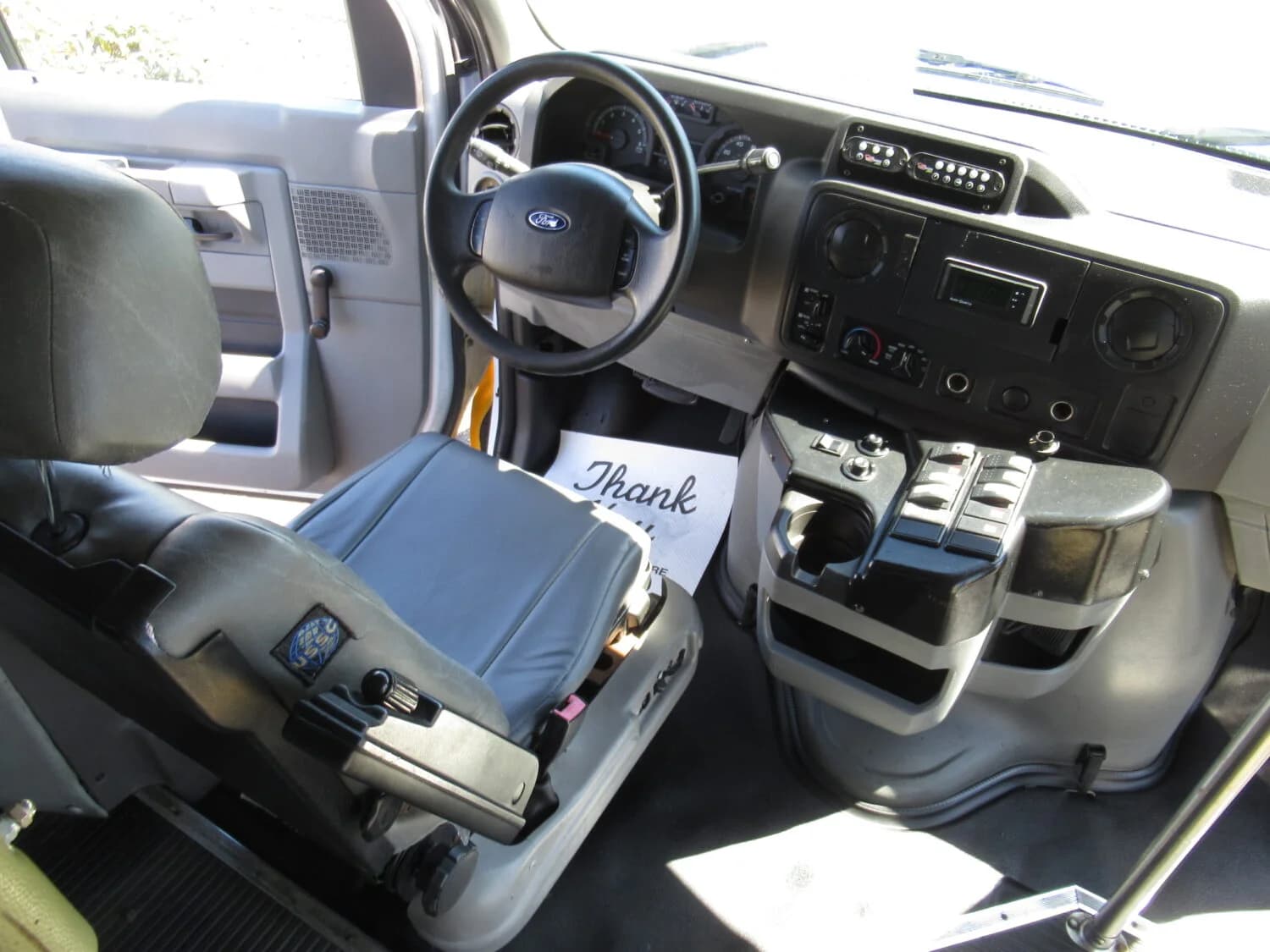 2009 Ford GC II Goshen Shuttle Bus - Image 6