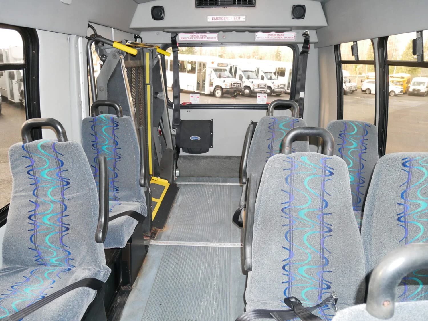 2009 Chevrolet Terra Transport Turtle Top ADA Shuttle Bus - Image 9