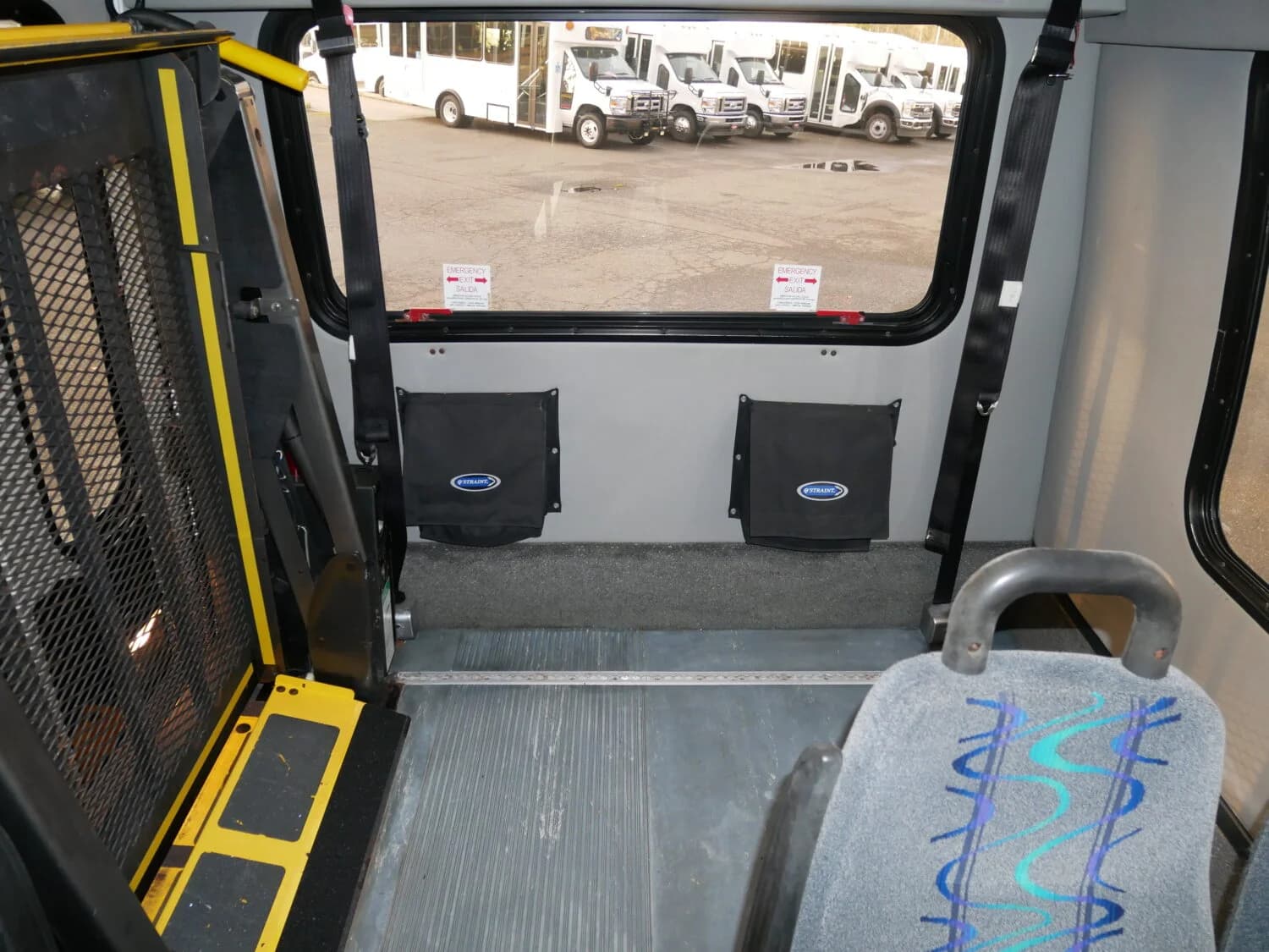2009 Chevrolet Terra Transport Turtle Top ADA Shuttle Bus - Image 10