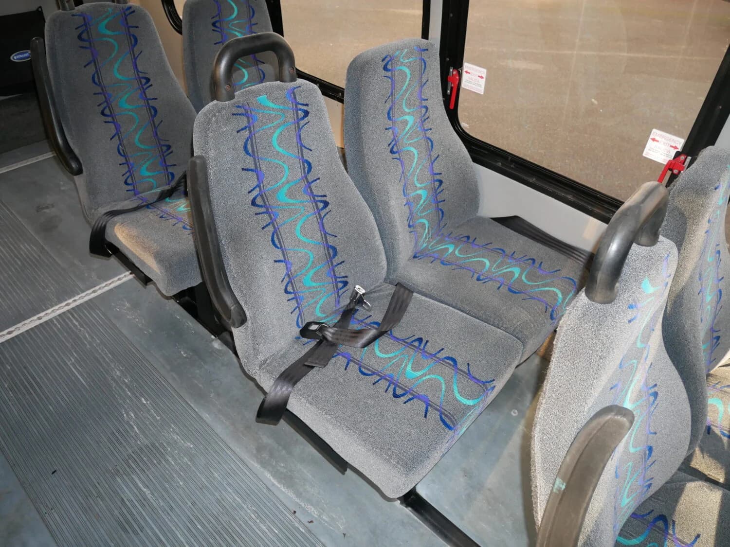 2009 Chevrolet Terra Transport Turtle Top ADA Shuttle Bus - Image 12