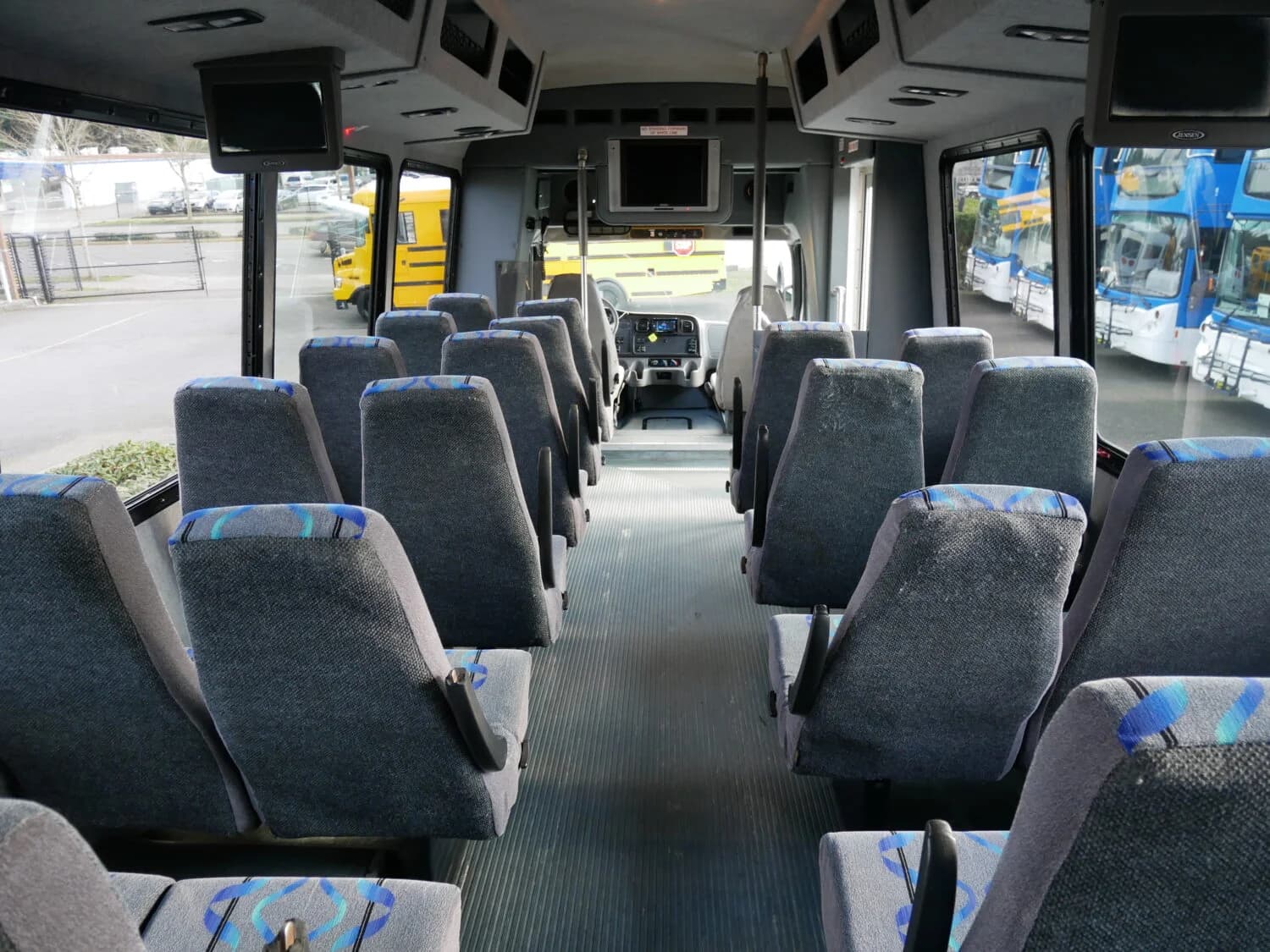 2006 Freightliner M2 Ameritrans Shuttle Bus - Image 8