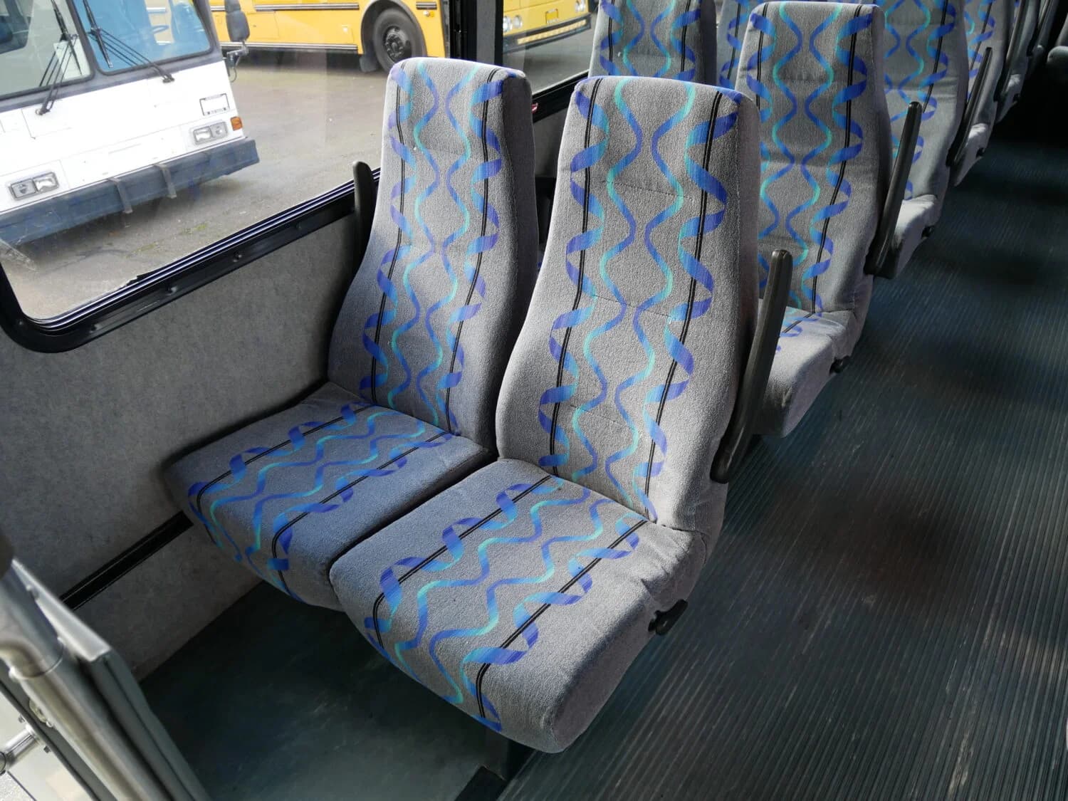 2006 Freightliner M2 Ameritrans Shuttle Bus - Image 9