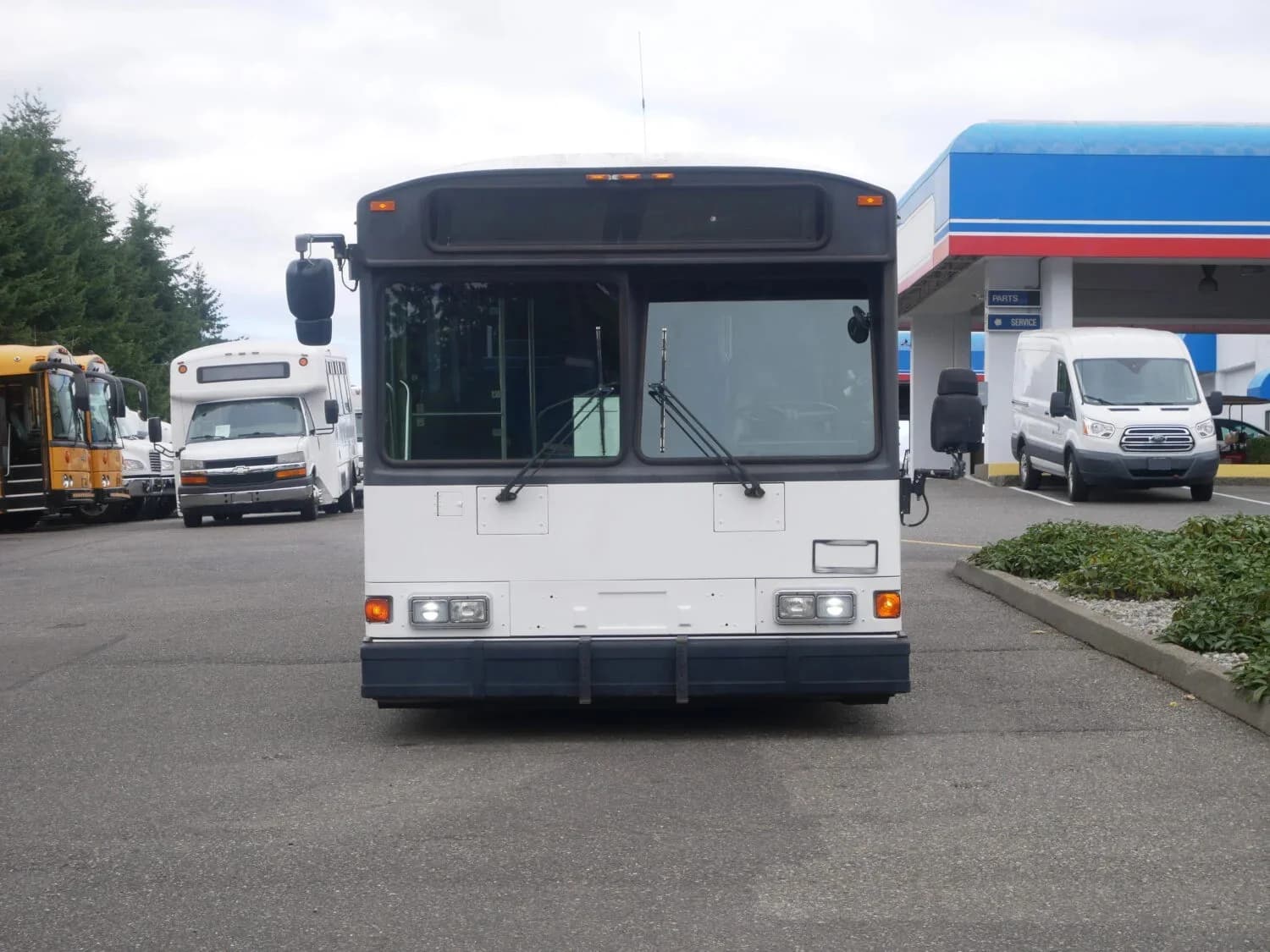 2005 Gillig Phantom Transit Bus - Image 5