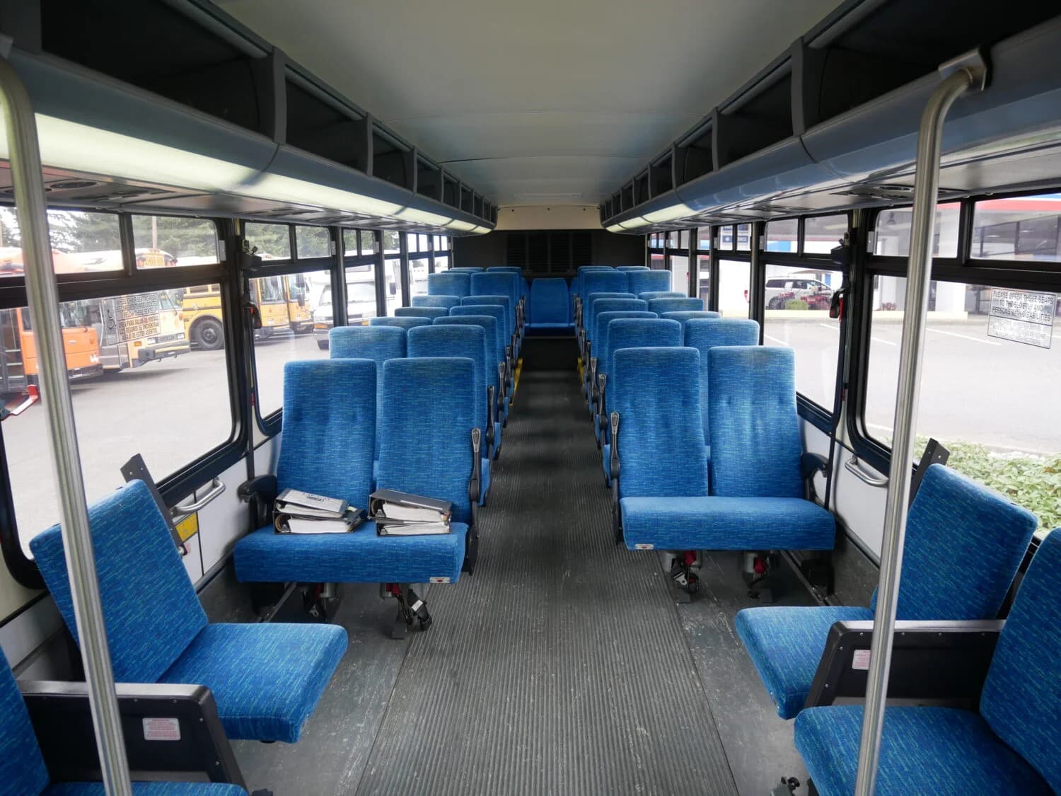 2005 Gillig Phantom Transit Bus - Image 7