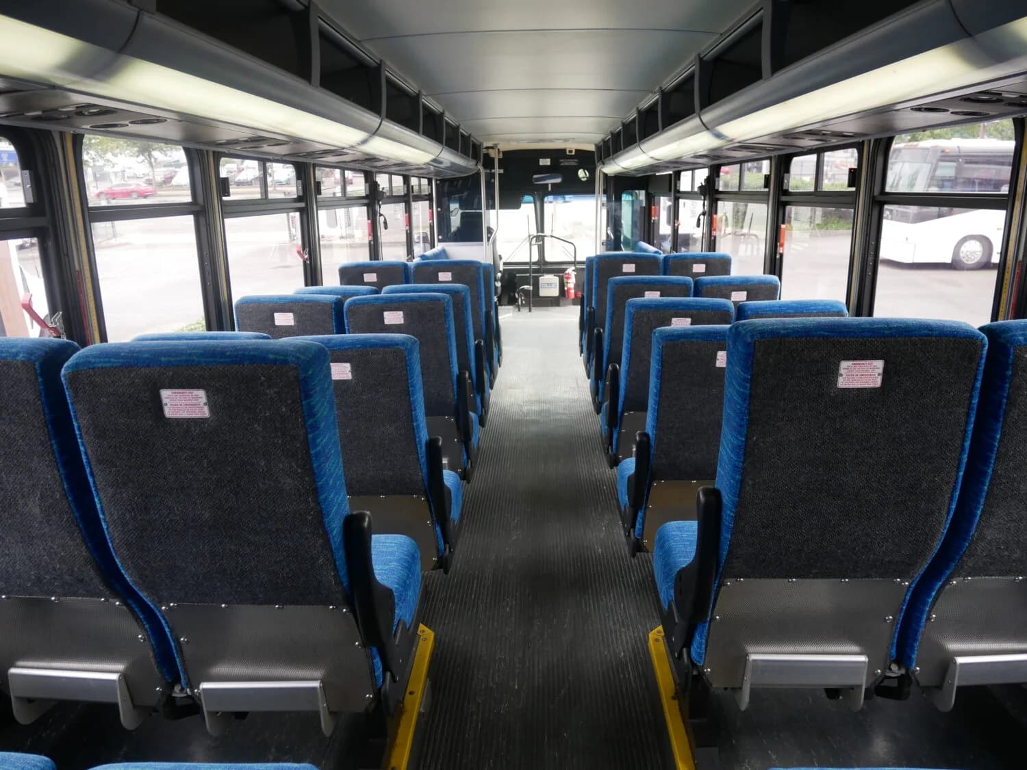 2005 Gillig Phantom Transit Bus - Image 10