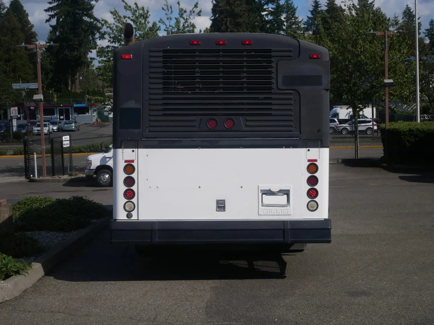 2005 Gillig Phantom Transit Bus - Image 7