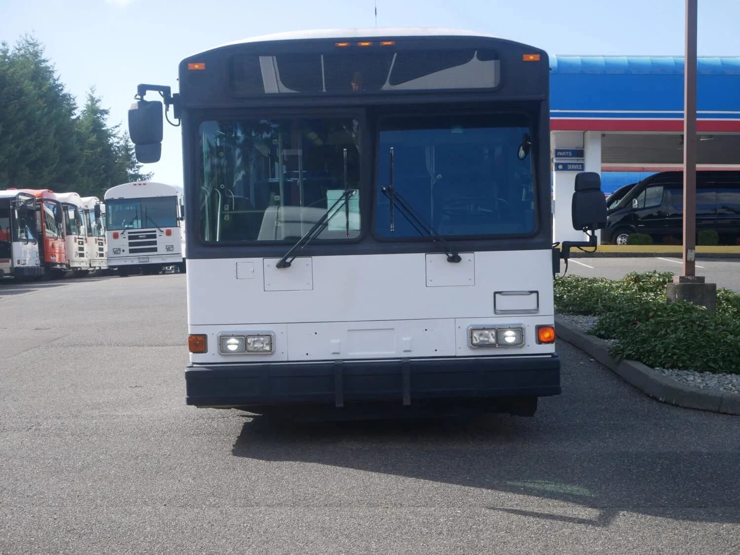 2005 Gillig Phantom Transit Bus - Image 9