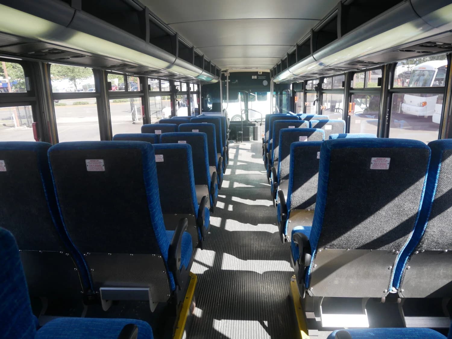 2005 Gillig Phantom Transit Bus - Image 11