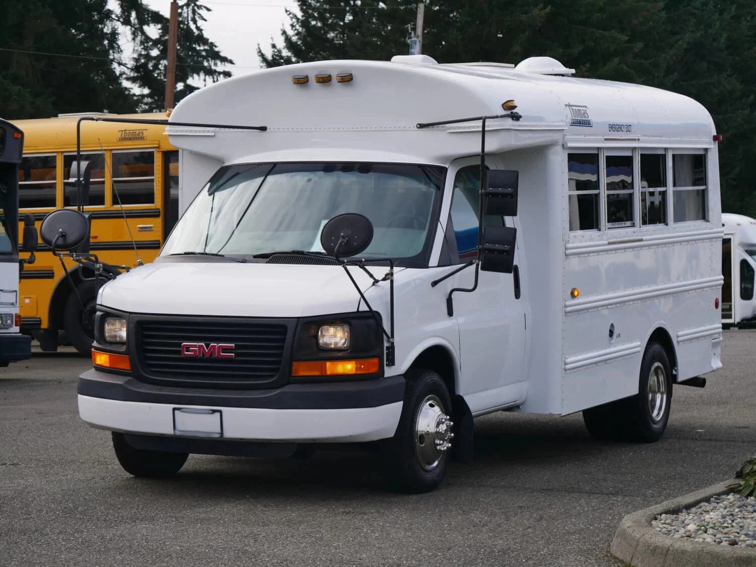 2004 GMC Thomas Minotaur MFSAB - Image 2