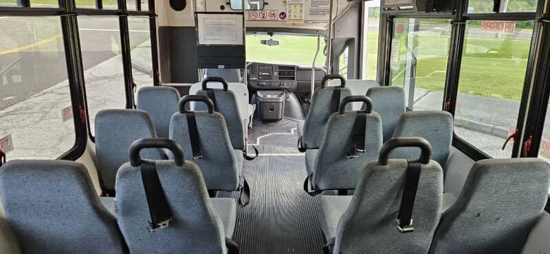 2015 Chevrolet 4500 Eldorado Aerotech Shuttle Bus - Image 15