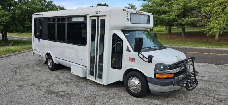 2015 Chevrolet 4500 Eldorado Aerotech Shuttle Bus - Image 3