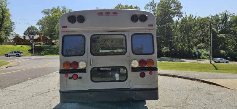 2007 Chevrolet 3500 Express Skoolie - Image 5