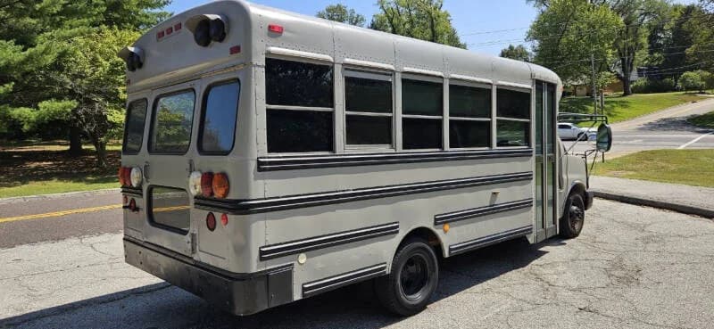 2007 Chevrolet 3500 Express Skoolie - Image 7