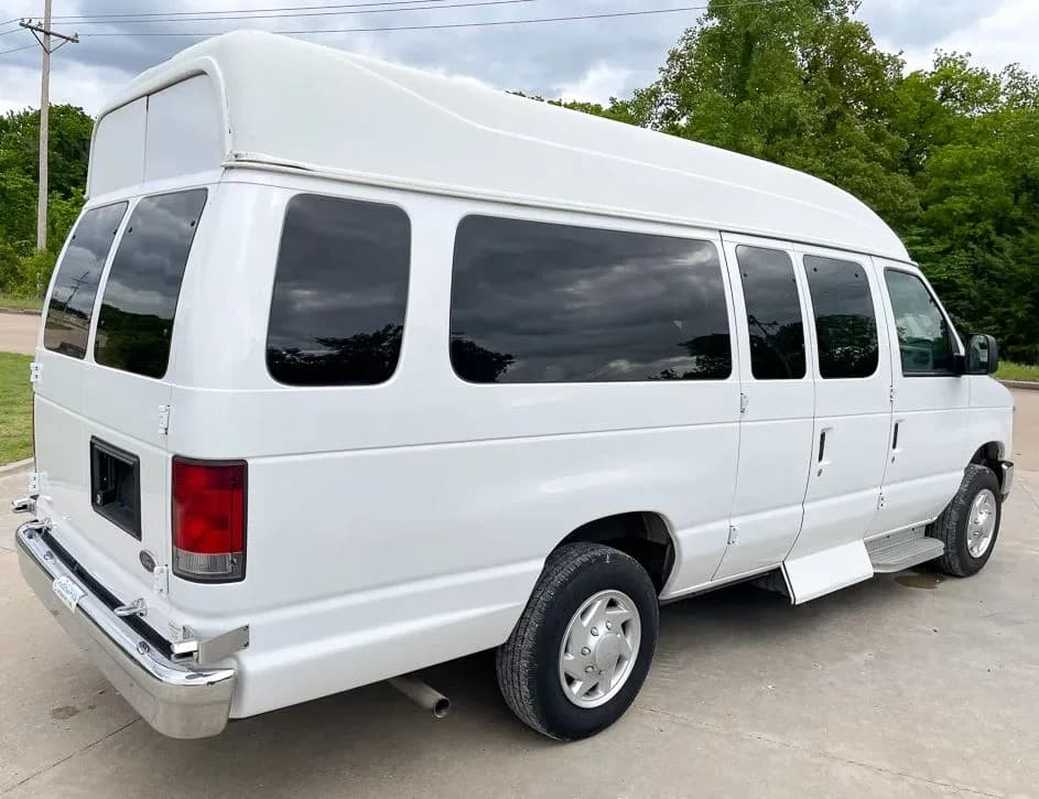 2011 Ford E150 Van - Image 3