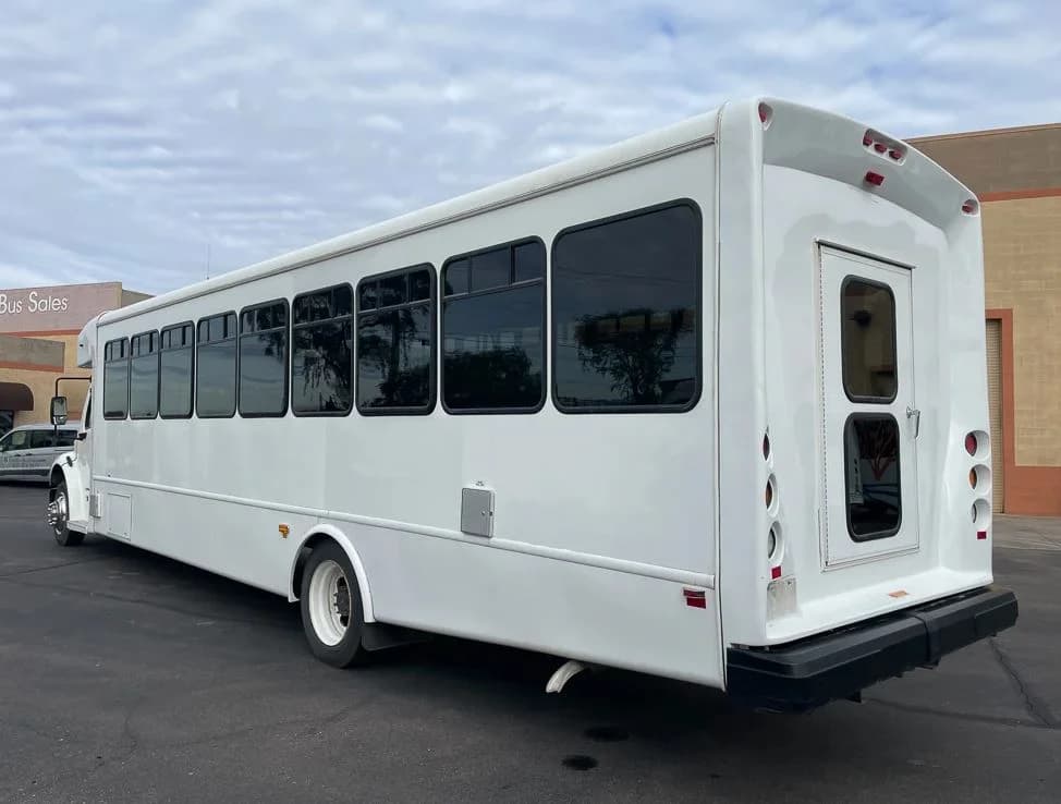 2018 StarTrans President Shuttle Bus - Image 4