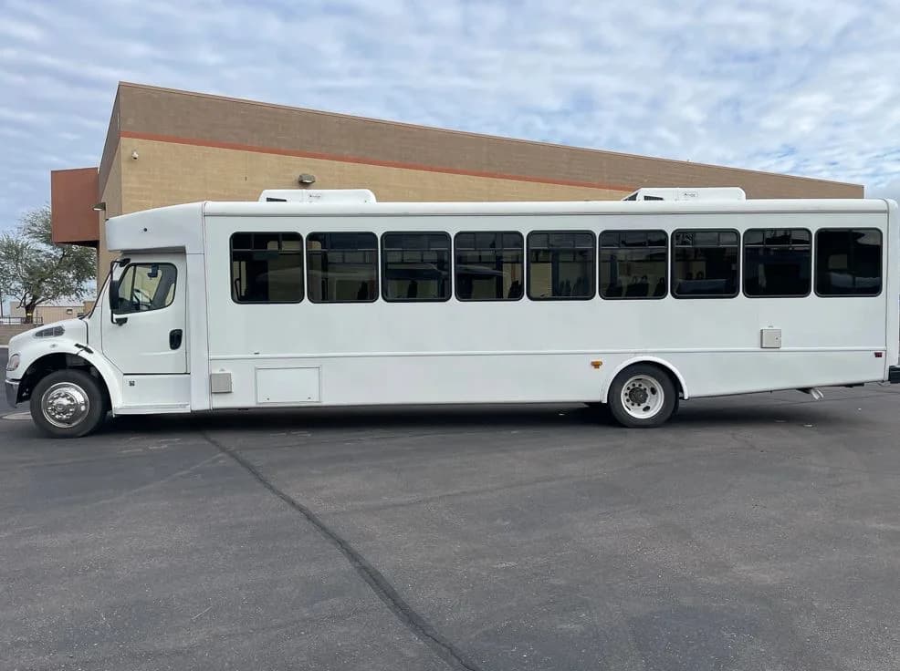 2018 StarTrans President Shuttle Bus - Image 5