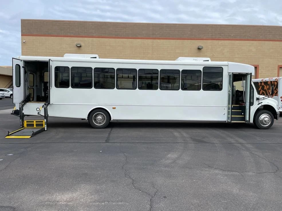 2018 StarTrans President Shuttle Bus - Image 8