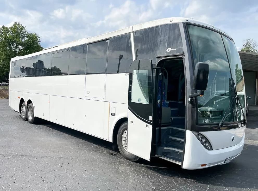 2014 Freightliner CAIO G36 Coach Bus - Image 1