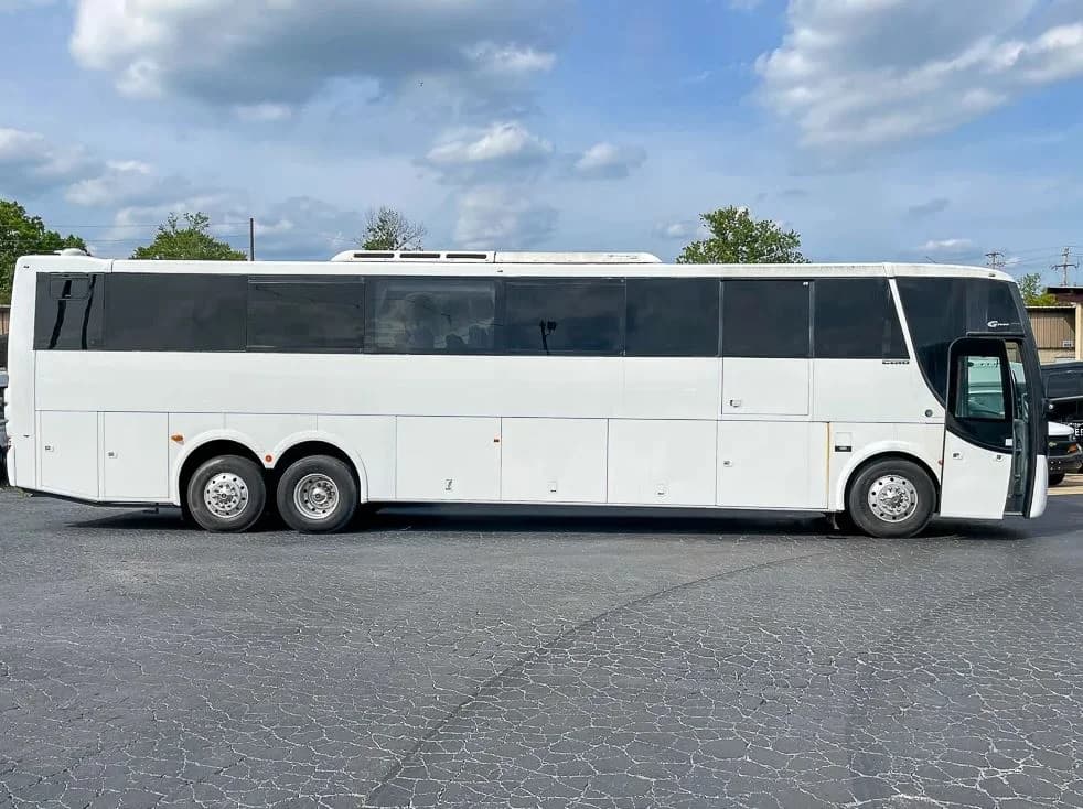 2014 Freightliner CAIO G36 Coach Bus - Image 2