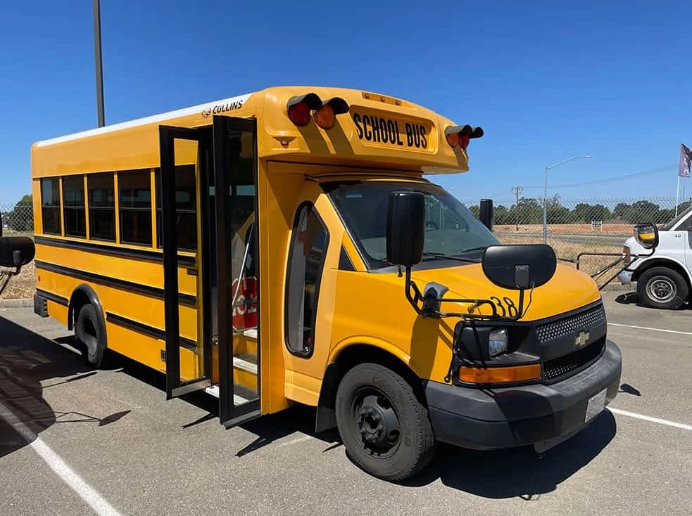2008 Chevrolet 3500 Collins Grand Bantam School Bus - Image 3