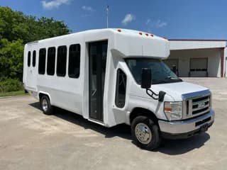 2014 Ford E450 bus