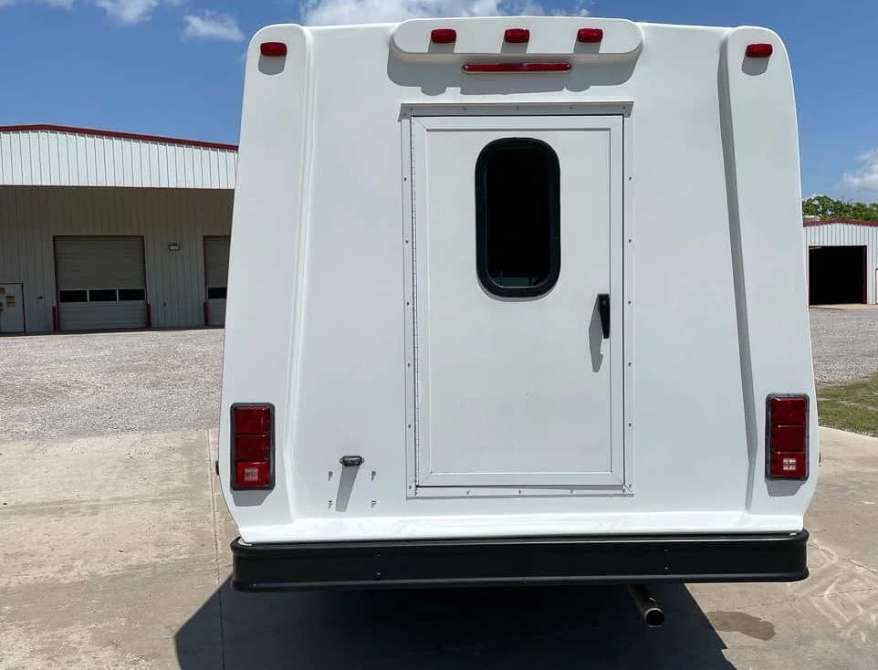 2014 Ford E450 Diamond VIP 25 Shuttle Bus - Image 6