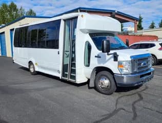 2013 Ford E450 bus