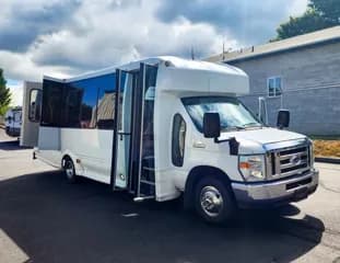 2013 Ford E450 bus