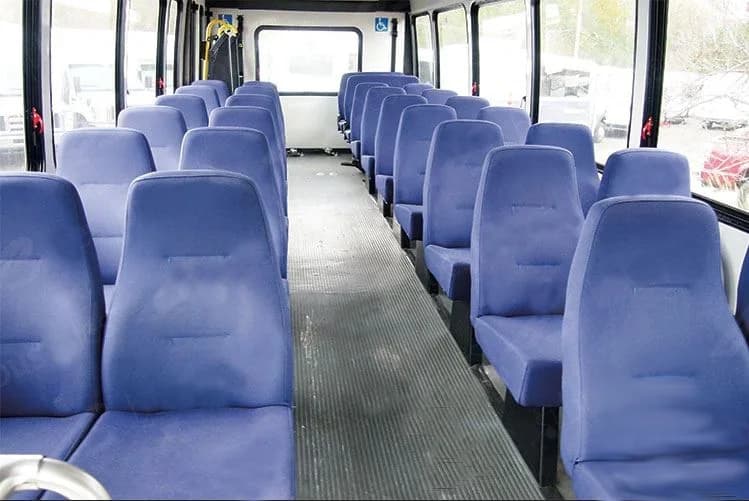 2009 Chevrolet 5500 Starcraft Allstar Shuttle Bus - Image 3