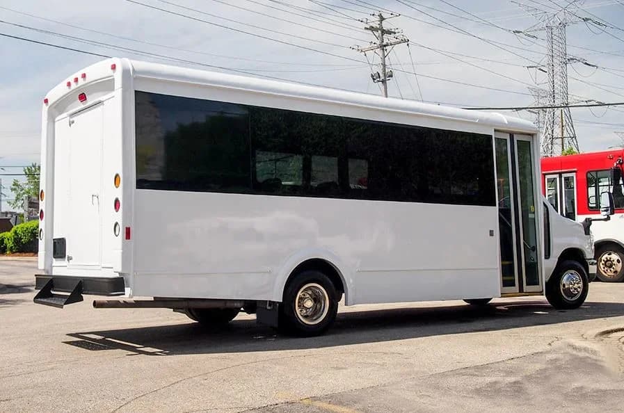 2012 Ford E450 Glaval Shuttle Bus - Image 3