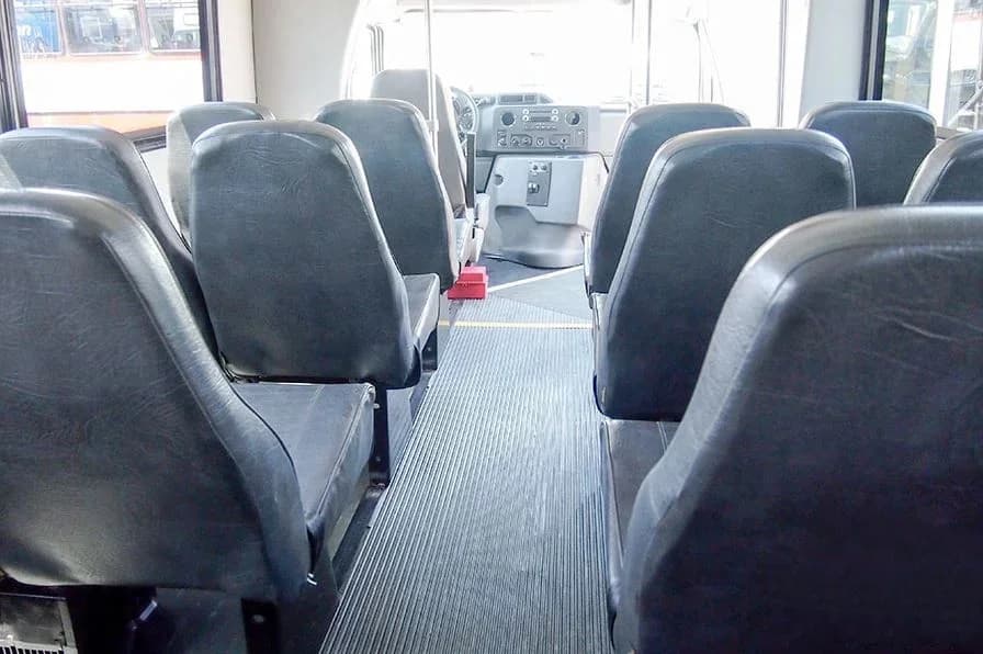 2012 Ford E450 Glaval Shuttle Bus - Image 7