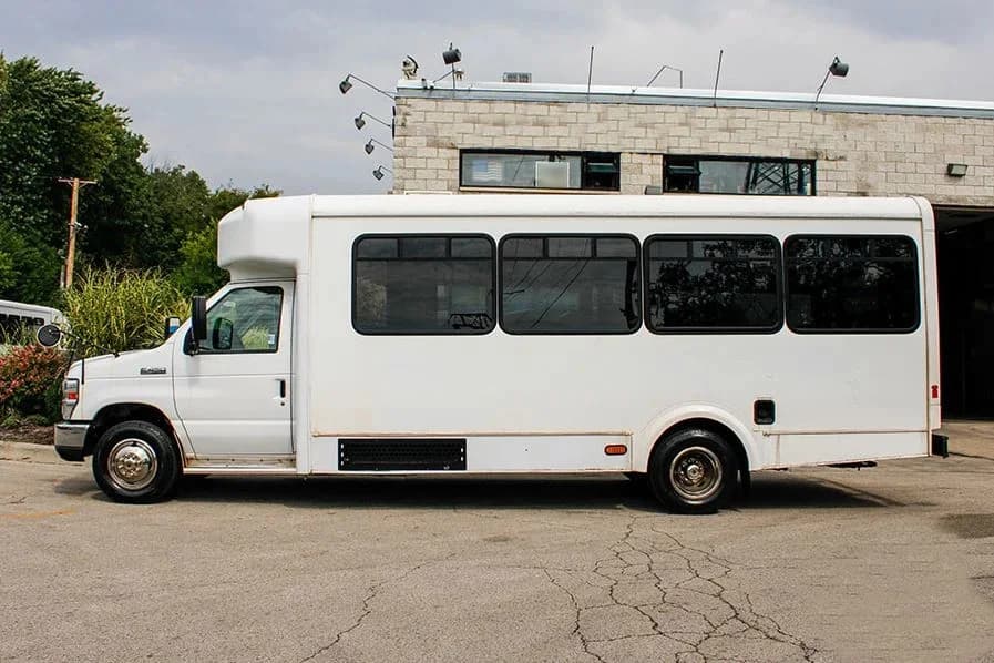 2015 Ford E450 Glaval Shuttle Bus - Image 3