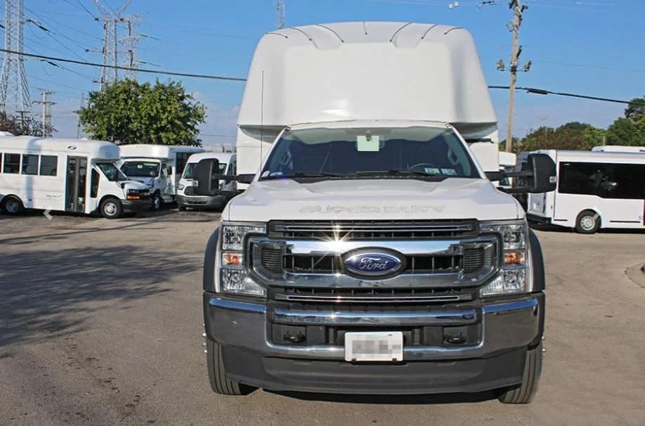 2020 Ford F550 Shuttle Bus - Image 3