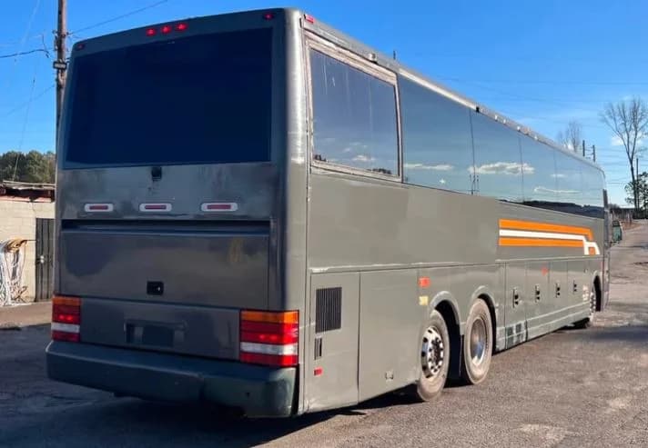 2008 VanHool T2145 Coach Bus - Image 2