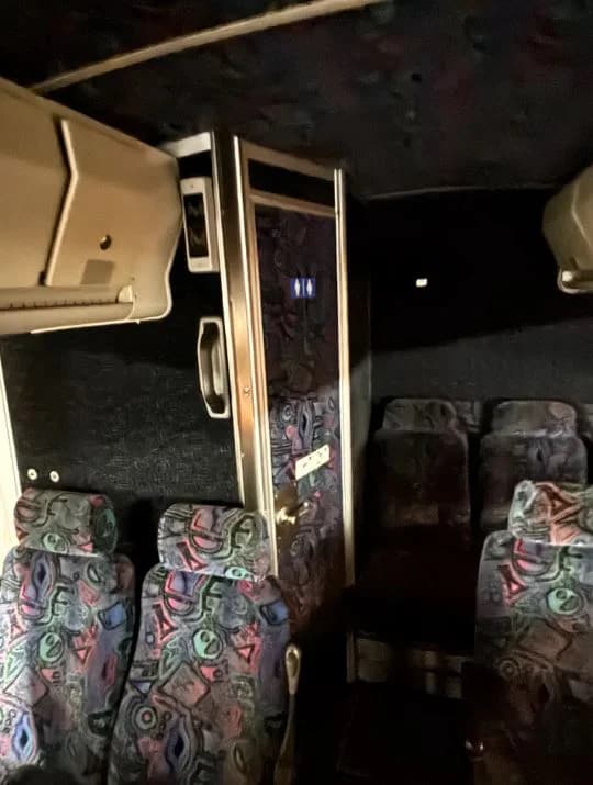 2009 MCI D4505 Coach Bus - Image 8
