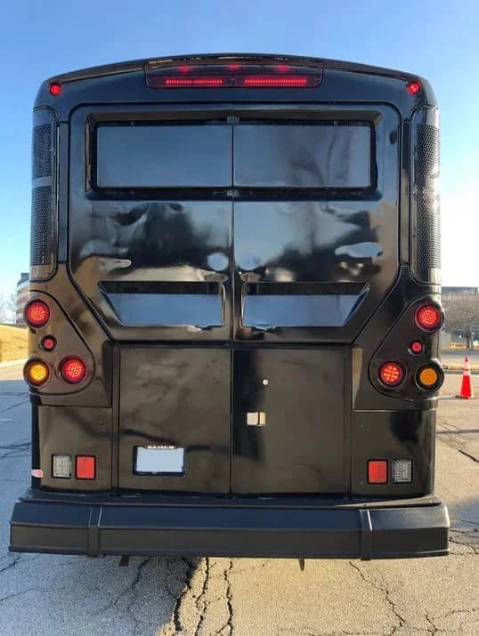 2009 MCI D4505 Coach Bus - Image 5