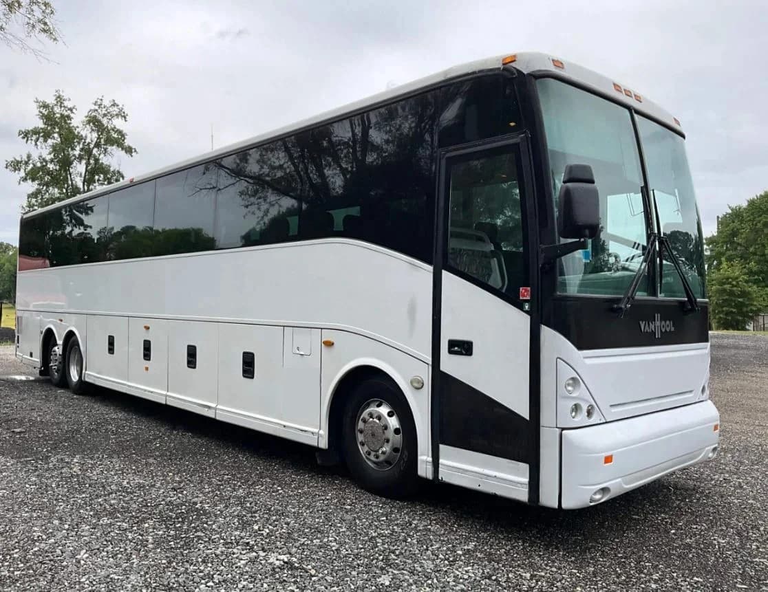 2006 Van Hool C2045 Coach Bus - Image 1