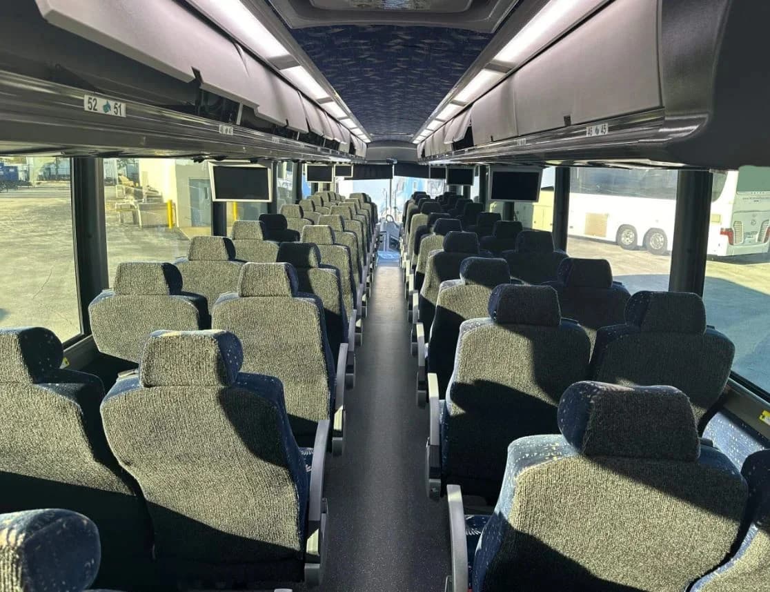 2014 MCI J4500 Coach Bus - Image 9